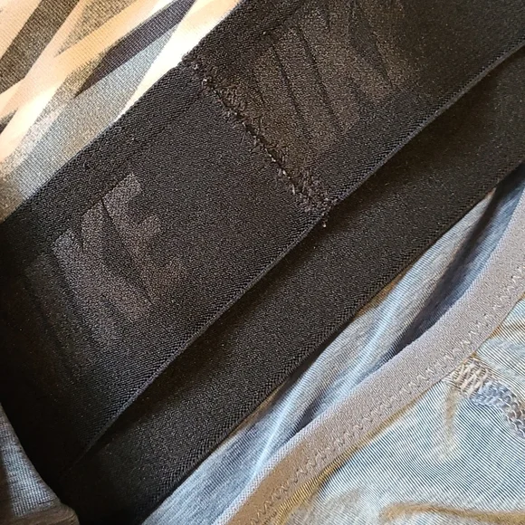 Nike dri fit tank with built-in sports bra - Picture 8 of 8